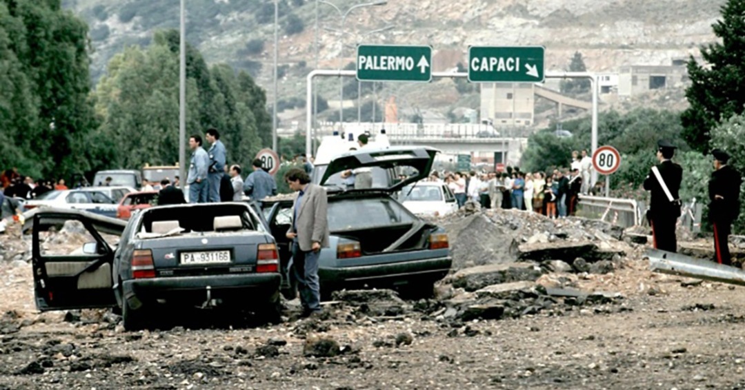 Ritrovamento delle auto dopo l'esplosione -Strage di Capaci