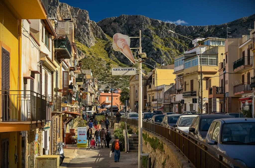 Solidarietà ai titolari del Brigantino e a tutti gli esercenti di Sferracavallo, Partanna Mondello e Tommaso Natale. La strada è quella della denuncia collettiva